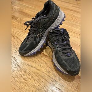 Saucony trail running sneakers with Gortex